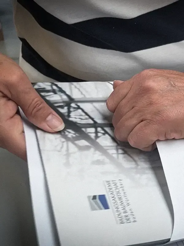 Manuelle Konfektionierung mit präziser Handarbeit